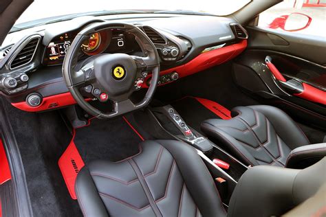 Ferrari 488 GTB 2015 Interior - Areamotori.com