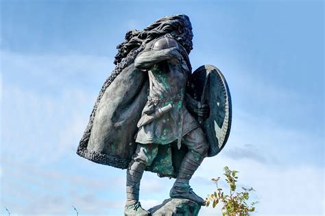 The Statue of King Harald I Fairhair | Haugesund | Hop On Hop Off Sightseeing bus tour