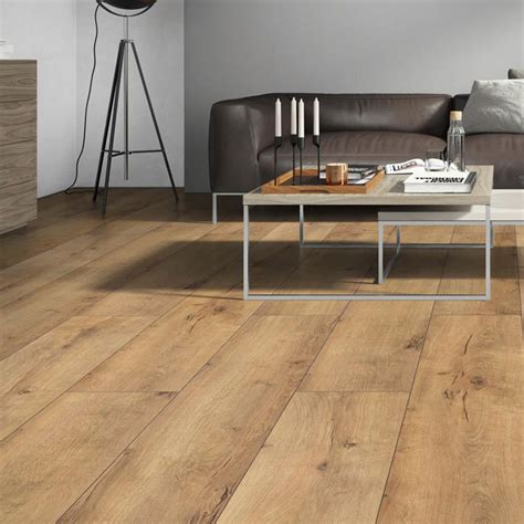 Buy Oak Light Natural Single Strip Laminate - FloorsDubai.com