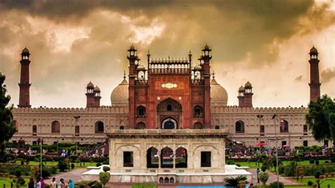 23 Famous Mughal Monuments That You MUST Know