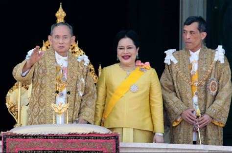 Thailand Royal Family - King Bhumibol Adulyadej, Queen Sirkit, Son ...