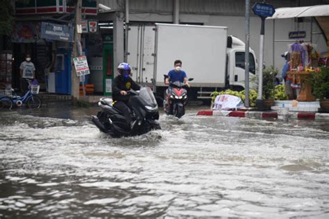 Bangkok Post - Crippled water pumps blamed for Pathum Thani floods