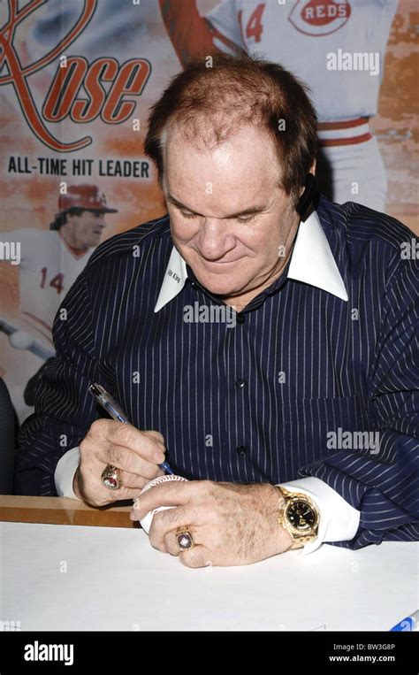 Pete Rose Autograph Signing Stock Photo - Alamy