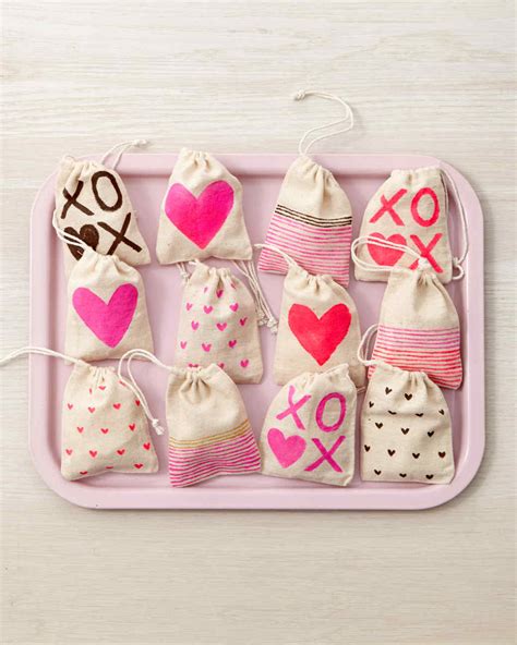 Valentine's Day Treat Bags | Martha Stewart