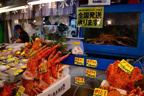 A Guide to Visiting Tokyo's Famed Tsukiji Fish Market - Savvy Tokyo