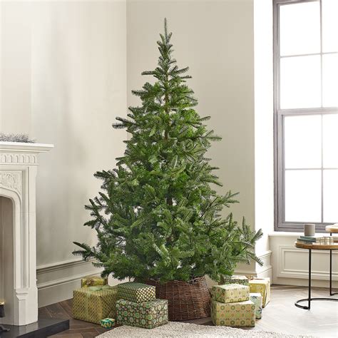 Best Artificial Christmas Trees 2024 - Kelly Melisse