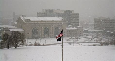 Make Sure Your Business Has Snow Removal | Kansas City | Snow Plow KC