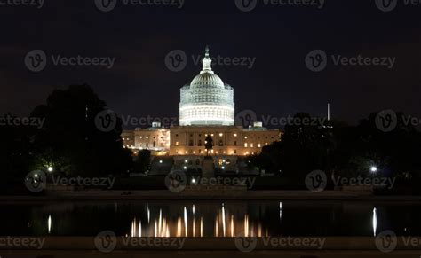 United States Capitol Building at Night 789082 Stock Photo at Vecteezy