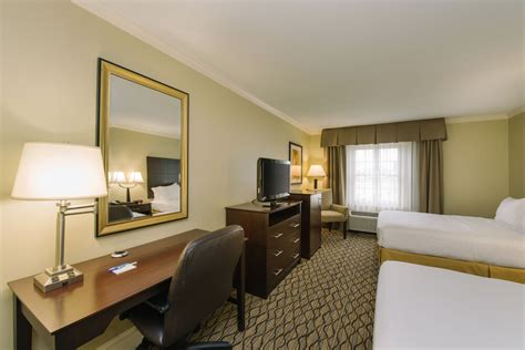 Holiday Inn Express & Suites Merrimack, an IHG Hotel Merrimack, New ...