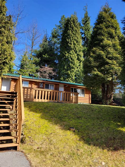 KITIMAT LODGE - Prices & Reviews (British Columbia)