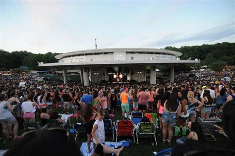 PNC Bank Arts Center Bans Lawn Chairs...Sort Of