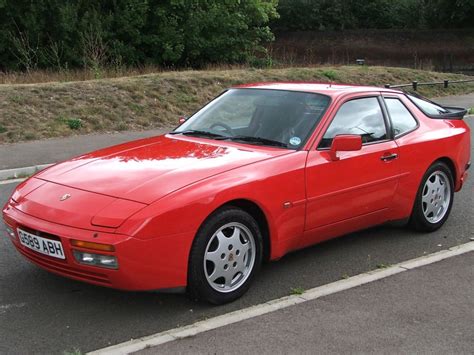 Drivers Generation | Cult Driving Perfection – Porsche 944 S2