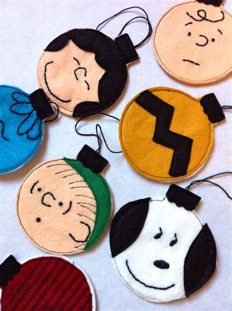 a little gray: Charlie Brown Christmas Ornaments Tutorial