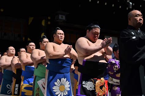 In Japan, a new award for the grand sumo champion: The ‘Trump Cup ...