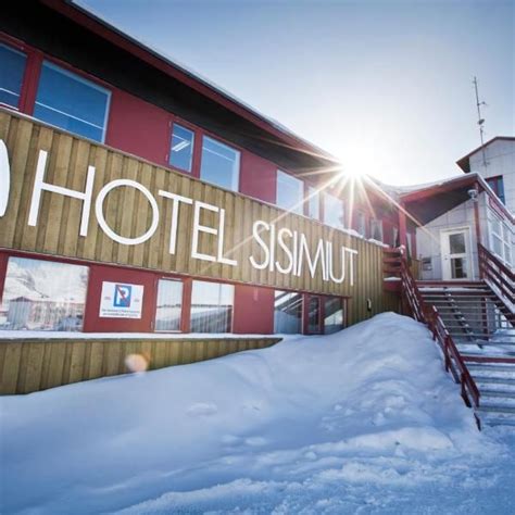 Hotel Sisimiut Situated between the Præstefjeldet and Kællingehætten ...