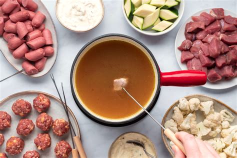 German Meat Fondue With Broth Recipe (Fleischfondue)