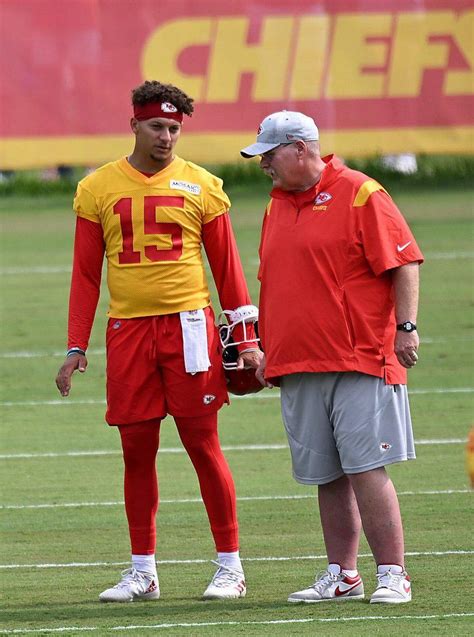 With chance to be part of elite NFL history, Chiefs and Mahomes have ...