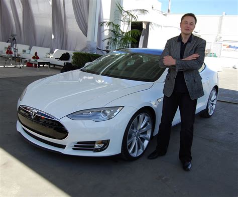 Elon Musk Wants Tesla's Employees at the Office, the CEO Doesn't Like ...