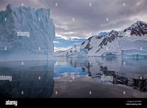 Icebergs in Paradise Bay, Antarctic Peninsula Stock Photo - Alamy