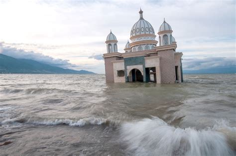 34-meter tsunami may hit Indonesia in mega quake: research ...