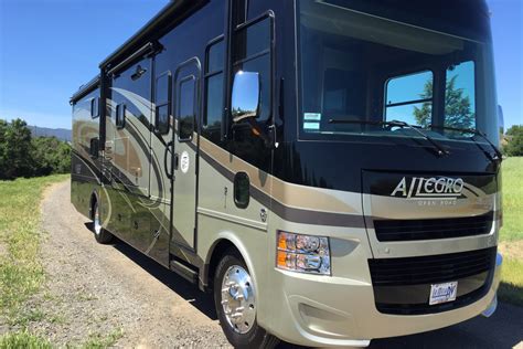 2015 Tiffin Motorhomes Allegro 35 QBA - Class A Motor Home RV For Rent ...