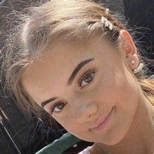 Ellie Louise - Age, Family, Bio | Famous Birthdays