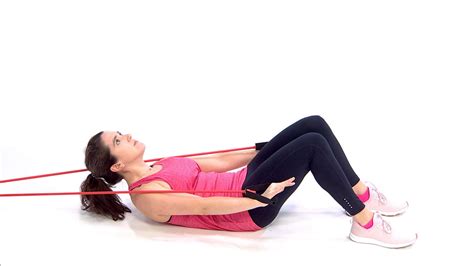 This 10-Minute Resistance Band Ab Workout Will Work Your Entire Core | Resistance band ab ...