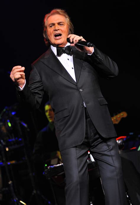 Engelbert Humperdinck Teases New Music While Reflecting on Elvis, Dean Martin Friendships