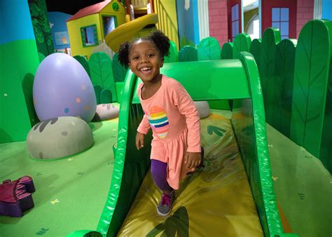 Peppa Pig World of Play Michigan at Great Lakes Crossing Outlets