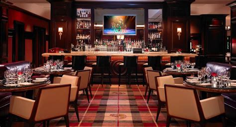 Wynn in Vegas | Golf clubhouse, Golf clubs, Fine dining restaurant