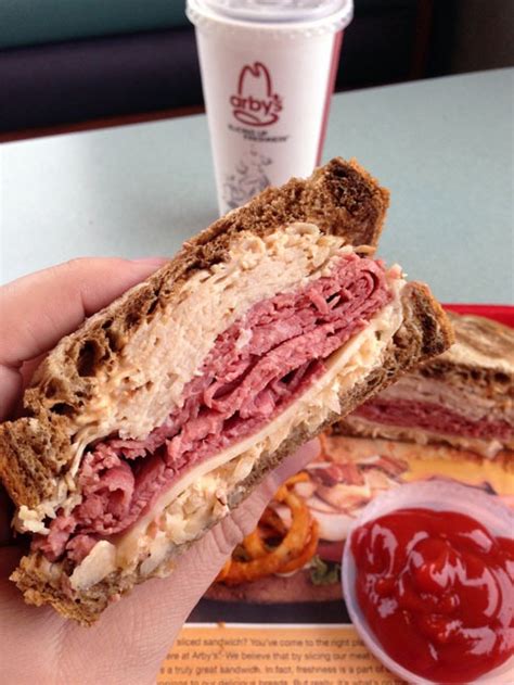 Arby's Reuben Sandwich Review | DudeFoods.com