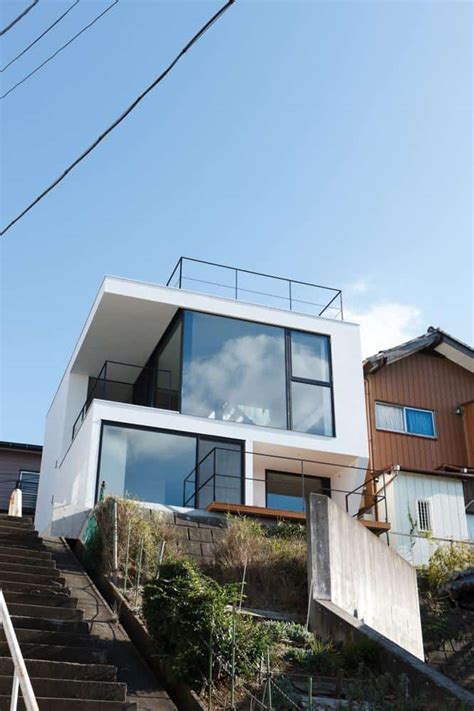 Three-Story Tokyo House With Panoramic City Views