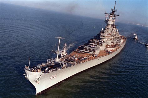 [2860 x 1890]A port bow view of the battleship USS Wisconsin (BB-64) underway during sea trials ...