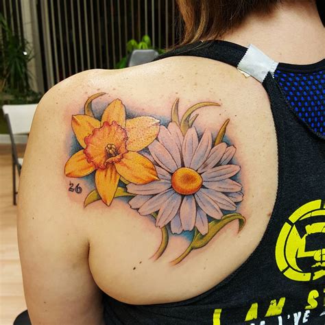 85+ Best Daisy Flower Tattoo - Designs & Meaning (2019)