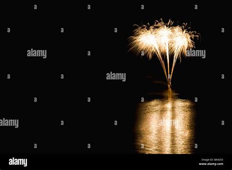 Japan Hokkaido Lake Toya ko Fireworks display Stock Photo - Alamy