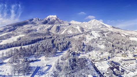 Skiing for Days: The Longest Ski Runs In Japan - Myoko Kogen - SkiJapan.com