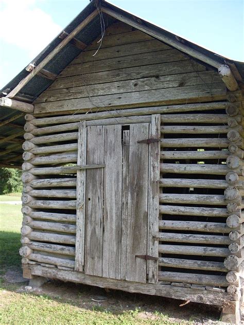 Corn Crib Or Chicken Coop Closeup Photograph by Warren Thompson