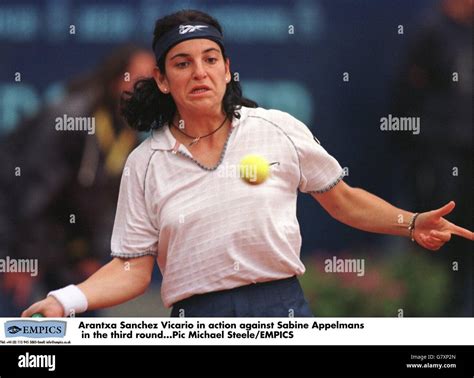 Arantxa sanchez vicario in action hi-res stock photography and images ...