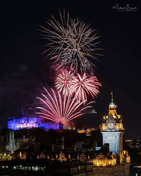 New Years Eve Fireworks Exploding above Edinburgh, Scotland | New years ...