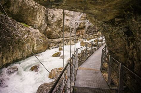 Visiting the Glacier Canyon in Grindelwald - Our Swiss experience