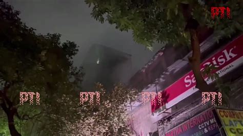 West Bengal: Fire breaks out at commercial building in Kolkata | WATCH ...