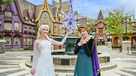 World's first 'Frozen' amusement park area debuts at Hong Kong ...