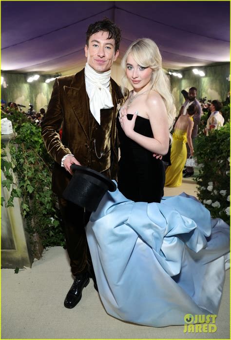 Sabrina Carpenter & Boyfriend Barry Keoghan Pose Together at Met Gala ...