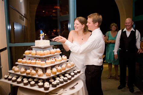 Natural & Organic Wedding cupcakes | For a wedding on Sept 1… | Flickr