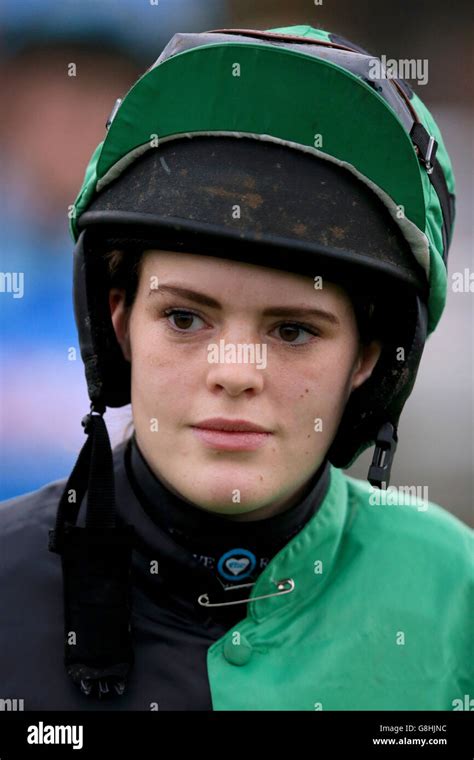 Lizzie kelly jockey hi-res stock photography and images - Alamy