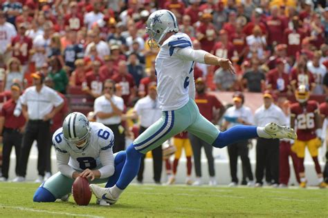 Dallas Cowboys kicker Dan Bailey leaves game with groin injury, ruled ...