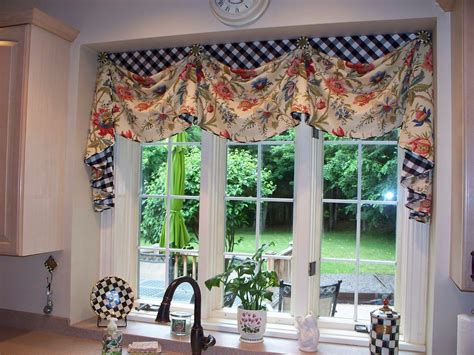 Love this valance with the contrasting black and white checks! From The ...