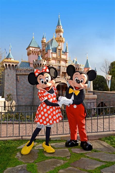 Mickey & Minnie♥ | Disneyland, Disney, Disney fun