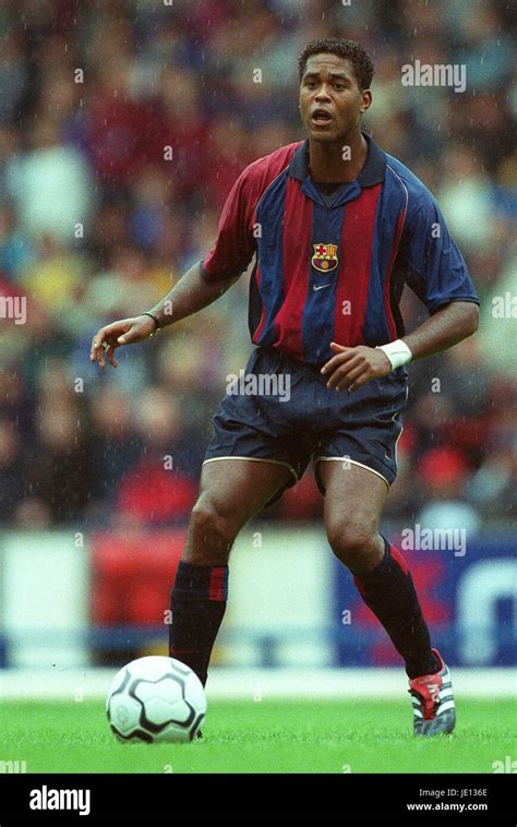 PATRICK KLUIVERT FC BARCELONA 14 August 2001 Stock Photo - Alamy