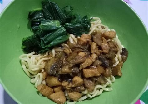 Resep Mie Ayam Jamur oleh Bondan Vitorini - Cookpad